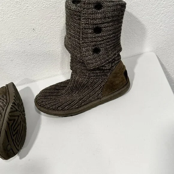 UGG Cable Knit Boots Grey Tall / Fold Over For Shorter Length 3 Button US Size 6 - Picture 10 of 11